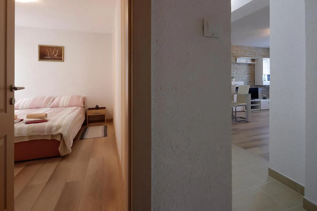 L&R Apartmani Vrh