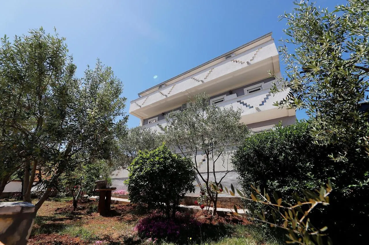 L&R Apartmani Vrh