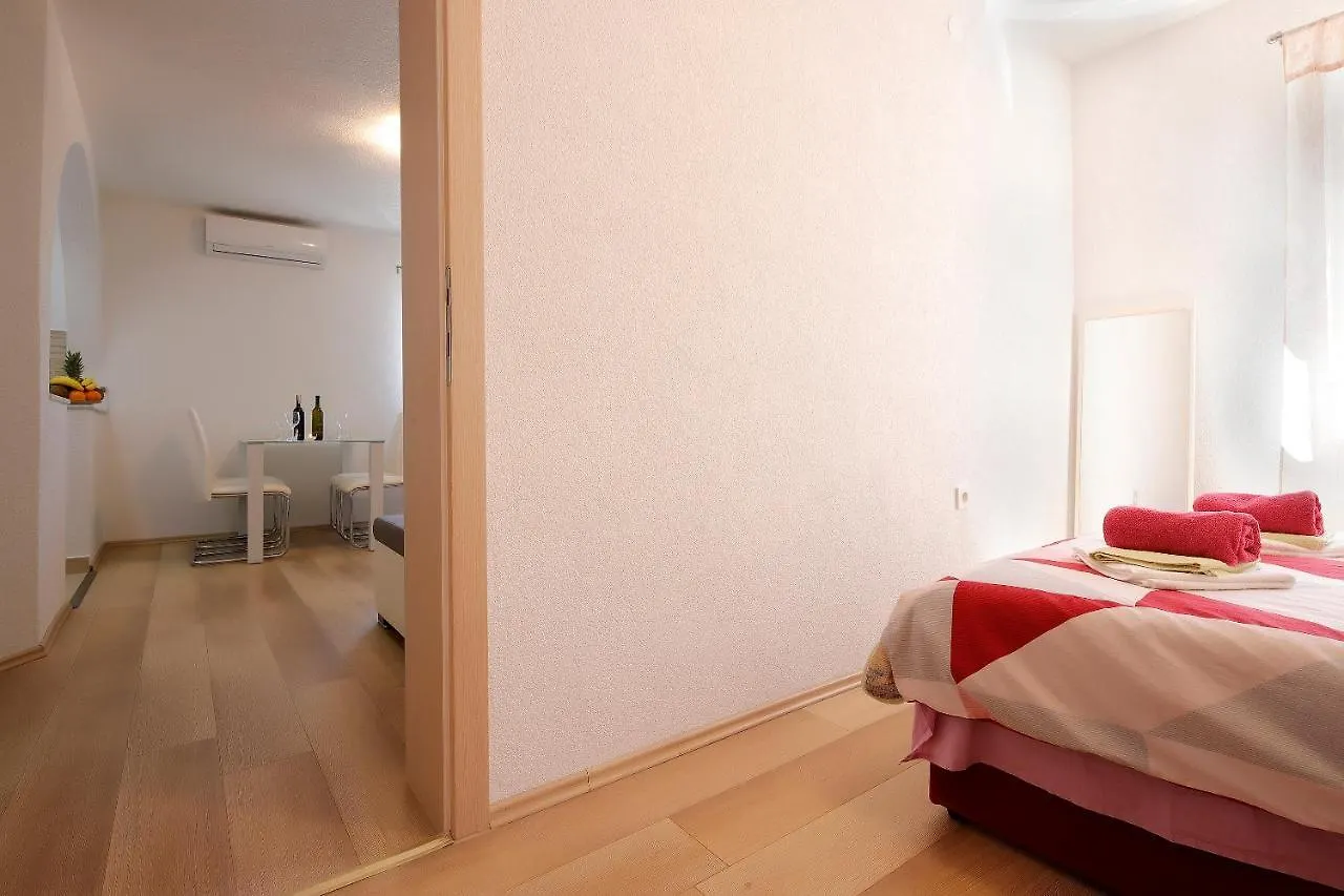 L&R Apartmani Vrh  0*, Vrh (Krk) Croatia