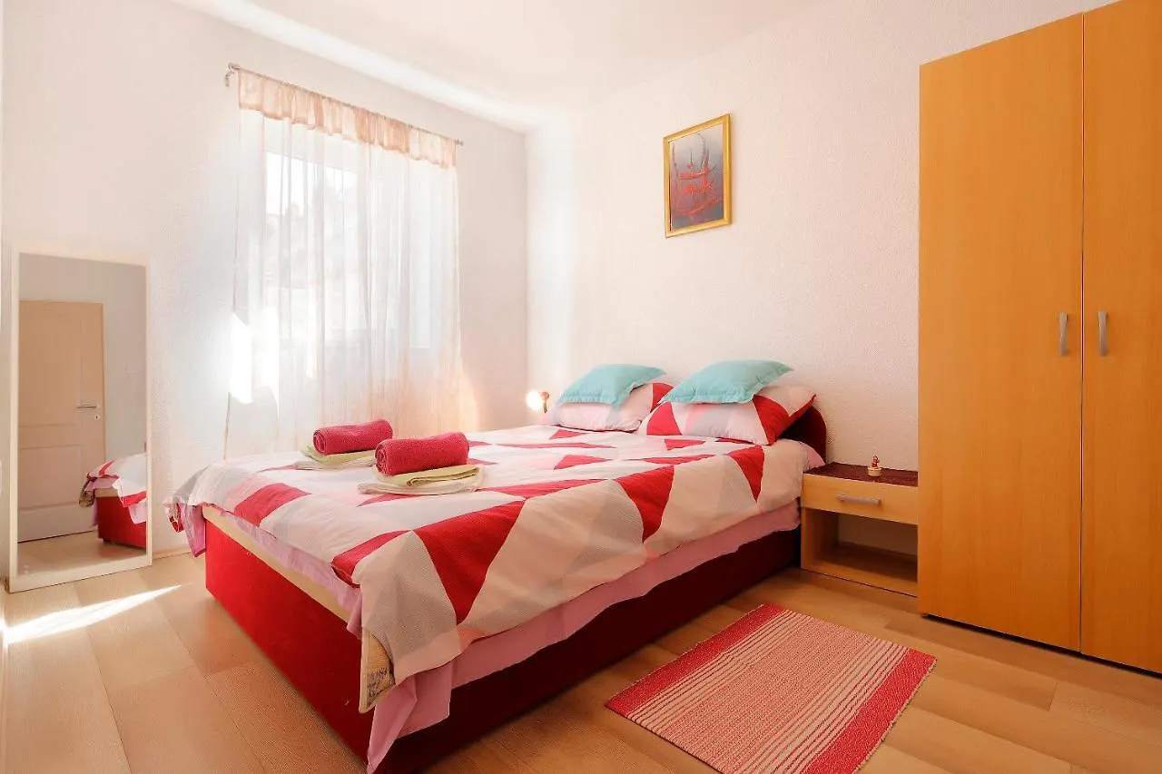 L&R Apartmani Vrh  Apartman Vrh (Krk)
