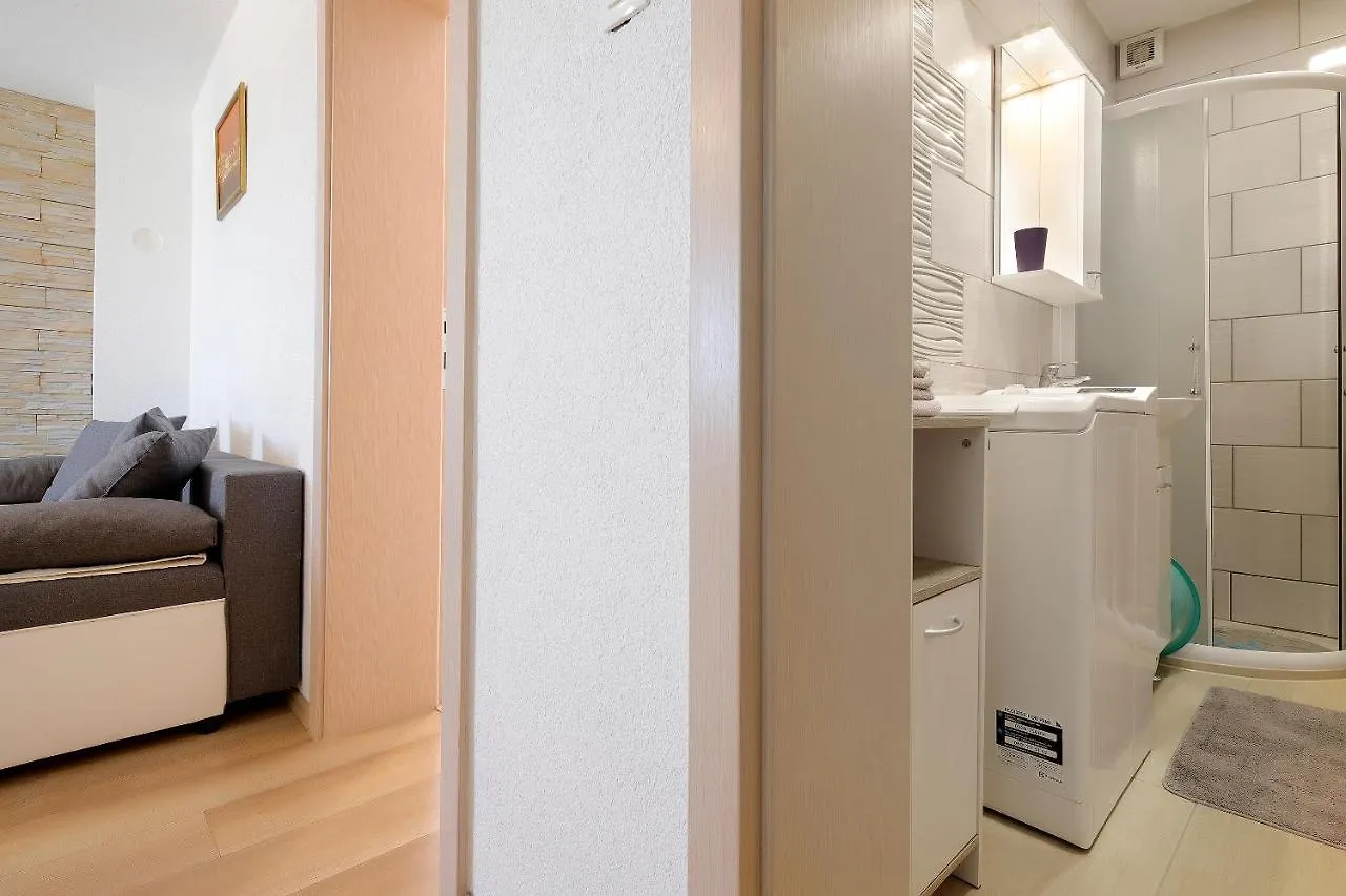 L&R Apartmani Vrh  0*, Vrh (Krk) Horvátország